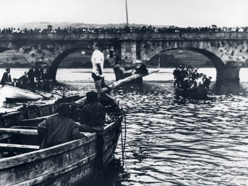 Cucaña en las fiestas de As Peras